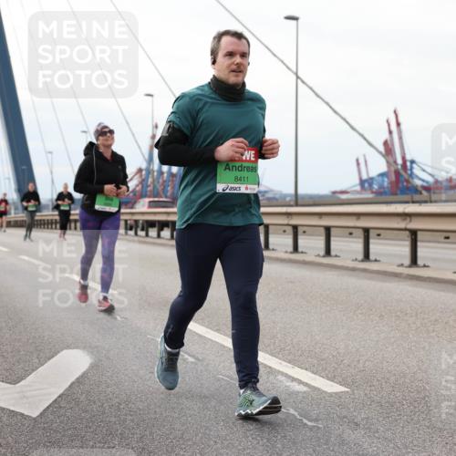 03.10.2025 - Köhlbrandbrückenlauf Lena Gebhardt http://msf.ph/oto/9130009 03.10.2025 16:04:55 Position 2 8411 meine-sportfotos.de