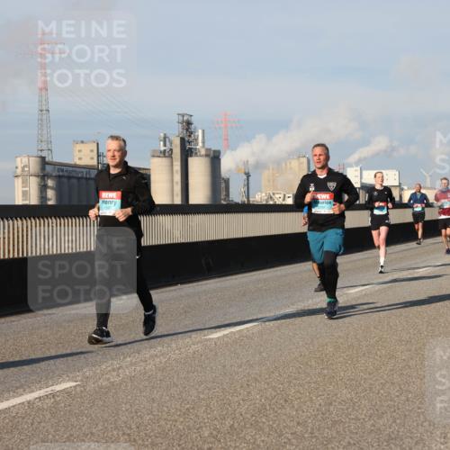 03.10.2025 - Köhlbrandbrückenlauf Lena Gebhardt http://msf.ph/oto/9130032 03.10.2025 09:49:17 Position 2 1397, 2761 meine-sportfotos.de