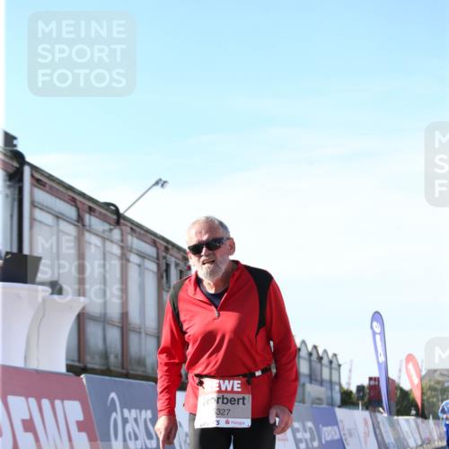 03.10.2025 - Köhlbrandbrückenlauf Jannik Wohlers http://msf.ph/oto/9130080 03.10.2025 13:46:01 Ziel 4572, 5327, 5375, 5376 meine-sportfotos.de