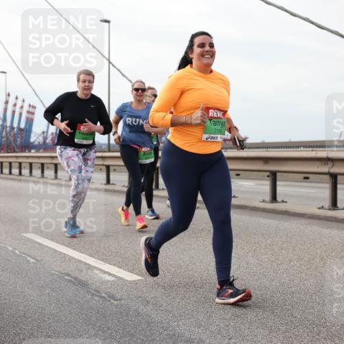 03.10.2025 - Köhlbrandbrückenlauf Lena Gebhardt http://msf.ph/oto/9130093 03.10.2025 16:05:10 Position 2 7156 meine-sportfotos.de