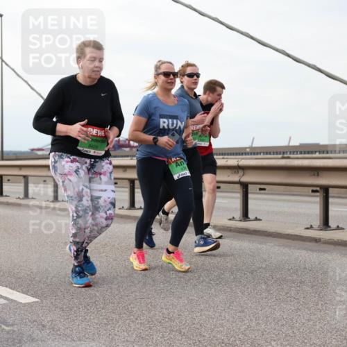 03.10.2025 - Köhlbrandbrückenlauf Lena Gebhardt http://msf.ph/oto/9130103 03.10.2025 16:05:11 Position 2 8429, 2024, 830 meine-sportfotos.de
