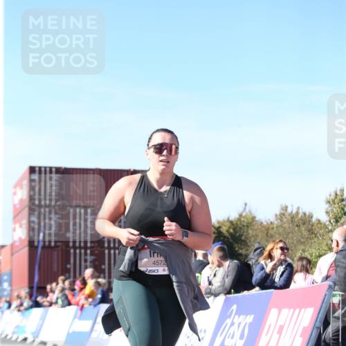 03.10.2025 - Köhlbrandbrückenlauf Jannik Wohlers http://msf.ph/oto/9130122 03.10.2025 13:46:05 Ziel 4572, 5327 meine-sportfotos.de