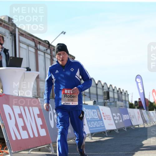 03.10.2025 - Köhlbrandbrückenlauf Jannik Wohlers http://msf.ph/oto/9130138 03.10.2025 13:46:13 Ziel 4572, 5748 meine-sportfotos.de