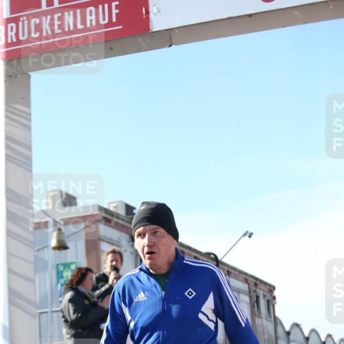 03.10.2025 - Köhlbrandbrückenlauf Jannik Wohlers http://msf.ph/oto/9130142 03.10.2025 13:46:14 Ziel 4572, 5748 meine-sportfotos.de