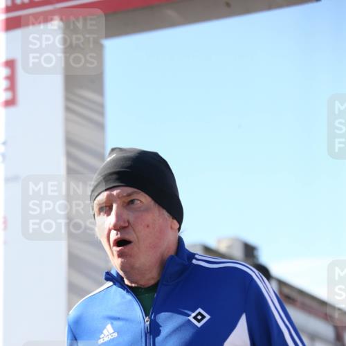 03.10.2025 - Köhlbrandbrückenlauf Jannik Wohlers http://msf.ph/oto/9130144 03.10.2025 13:46:15 Ziel 5748 meine-sportfotos.de