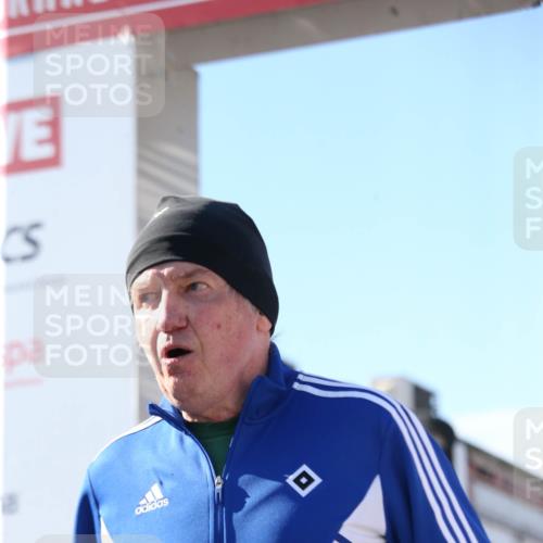 03.10.2025 - Köhlbrandbrückenlauf Jannik Wohlers http://msf.ph/oto/9130146 03.10.2025 13:46:15 Ziel 5748 meine-sportfotos.de
