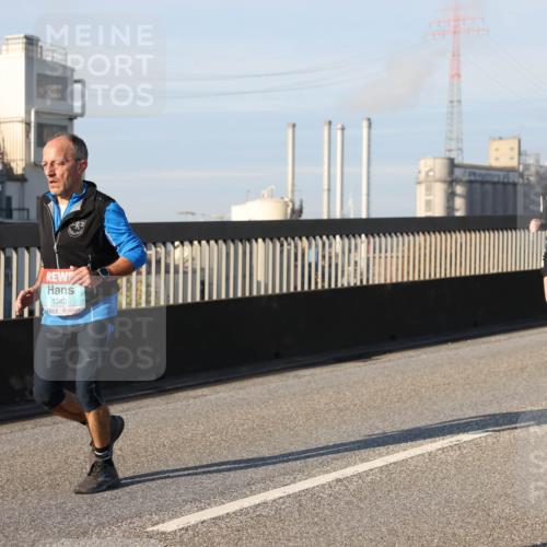 03.10.2025 - Köhlbrandbrückenlauf Lena Gebhardt http://msf.ph/oto/9130163 03.10.2025 09:49:21 Position 2 1340 meine-sportfotos.de