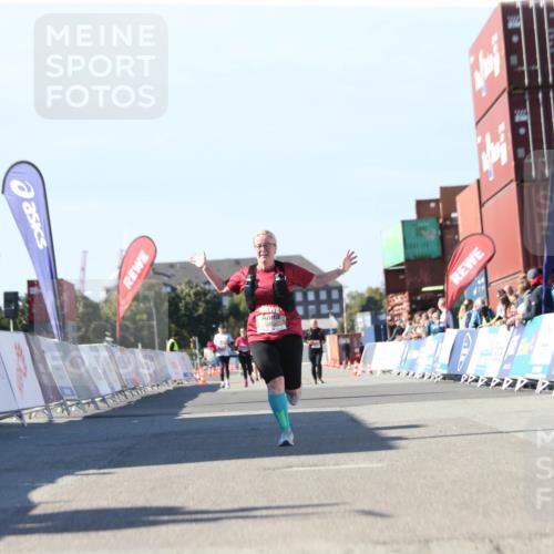 03.10.2025 - Köhlbrandbrückenlauf Jannik Wohlers http://msf.ph/oto/9130167 03.10.2025 13:46:26 Ziel 5900 meine-sportfotos.de