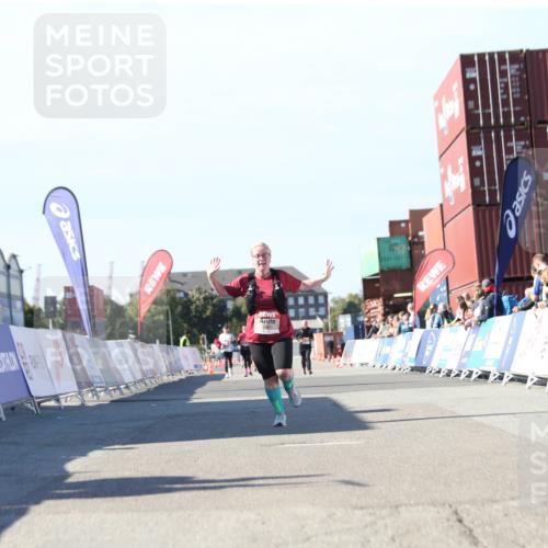 03.10.2025 - Köhlbrandbrückenlauf Jannik Wohlers http://msf.ph/oto/9130169 03.10.2025 13:46:26 Ziel 5900 meine-sportfotos.de