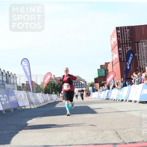 03.10.2025 - Köhlbrandbrückenlauf Jannik Wohlers http://msf.ph/oto/9130175 03.10.2025 13:46:26 Ziel 5900 meine-sportfotos.de