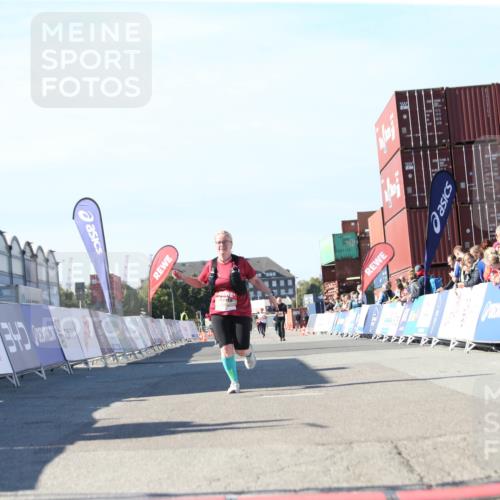 03.10.2025 - Köhlbrandbrückenlauf Jannik Wohlers http://msf.ph/oto/9130178 03.10.2025 13:46:26 Ziel 5900 meine-sportfotos.de