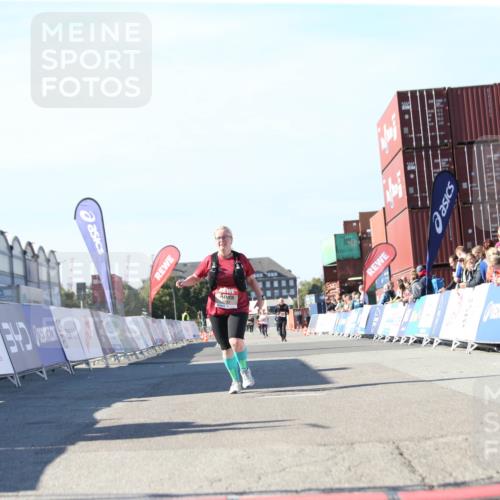 03.10.2025 - Köhlbrandbrückenlauf Jannik Wohlers http://msf.ph/oto/9130181 03.10.2025 13:46:26 Ziel 5900 meine-sportfotos.de