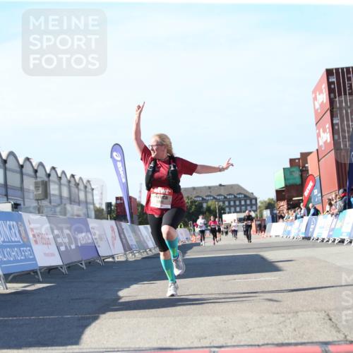03.10.2025 - Köhlbrandbrückenlauf Jannik Wohlers http://msf.ph/oto/9130183 03.10.2025 13:46:28 Ziel 5900 meine-sportfotos.de