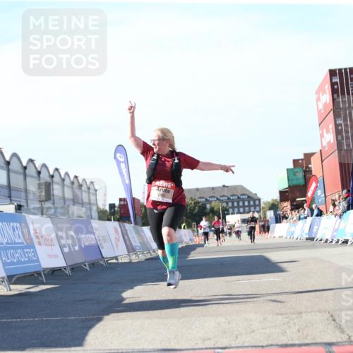 03.10.2025 - Köhlbrandbrückenlauf Jannik Wohlers http://msf.ph/oto/9130186 03.10.2025 13:46:28 Ziel 5900 meine-sportfotos.de