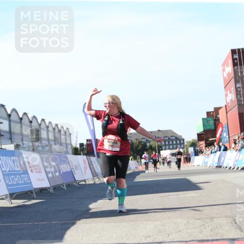 03.10.2025 - Köhlbrandbrückenlauf Jannik Wohlers http://msf.ph/oto/9130192 03.10.2025 13:46:28 Ziel 5900 meine-sportfotos.de