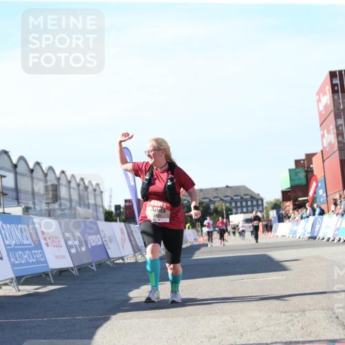 03.10.2025 - Köhlbrandbrückenlauf Jannik Wohlers http://msf.ph/oto/9130196 03.10.2025 13:46:28 Ziel 5900 meine-sportfotos.de