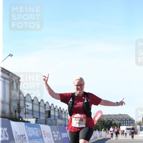 03.10.2025 - Köhlbrandbrückenlauf Jannik Wohlers http://msf.ph/oto/9130197 03.10.2025 13:46:29 Ziel 5900 meine-sportfotos.de