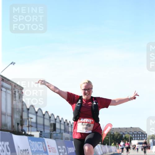 03.10.2025 - Köhlbrandbrückenlauf Jannik Wohlers http://msf.ph/oto/9130201 03.10.2025 13:46:29 Ziel 5900 meine-sportfotos.de