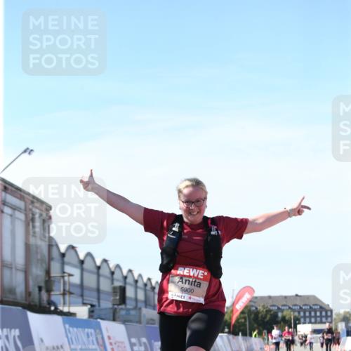 03.10.2025 - Köhlbrandbrückenlauf Jannik Wohlers http://msf.ph/oto/9130204 03.10.2025 13:46:29 Ziel 5900 meine-sportfotos.de