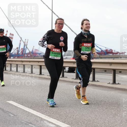 03.10.2025 - Köhlbrandbrückenlauf Lena Gebhardt http://msf.ph/oto/9130205 03.10.2025 16:05:29 Position 2 8130, 8131 meine-sportfotos.de