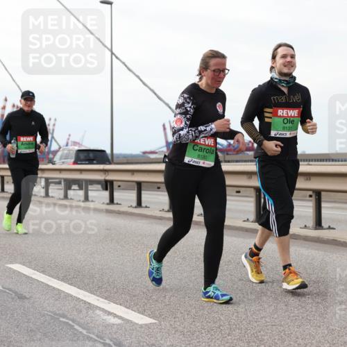 03.10.2025 - Köhlbrandbrückenlauf Lena Gebhardt http://msf.ph/oto/9130218 03.10.2025 16:05:30 Position 2 8130, 8131 meine-sportfotos.de