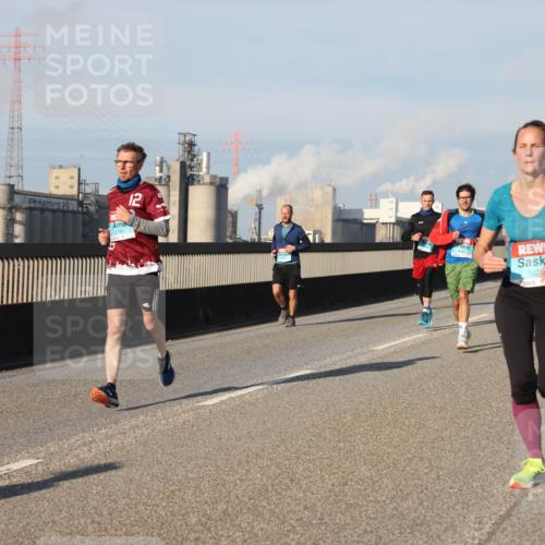 03.10.2025 - Köhlbrandbrückenlauf Lena Gebhardt http://msf.ph/oto/9130228 03.10.2025 09:49:23 Position 2 2743, 12, 1620 meine-sportfotos.de