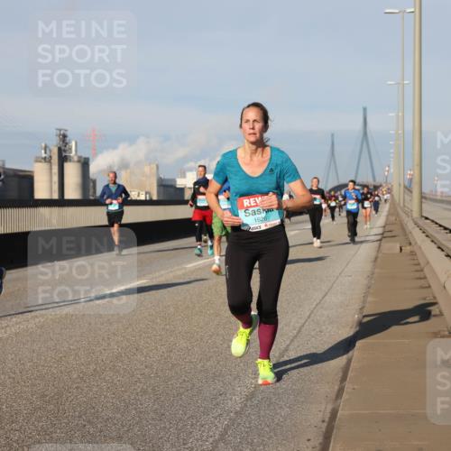 03.10.2025 - Köhlbrandbrückenlauf Lena Gebhardt http://msf.ph/oto/9130232 03.10.2025 09:49:24 Position 2 12, 1626 meine-sportfotos.de