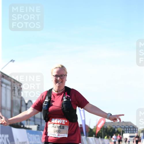 03.10.2025 - Köhlbrandbrückenlauf Jannik Wohlers http://msf.ph/oto/9130236 03.10.2025 13:46:30 Ziel 5900 meine-sportfotos.de