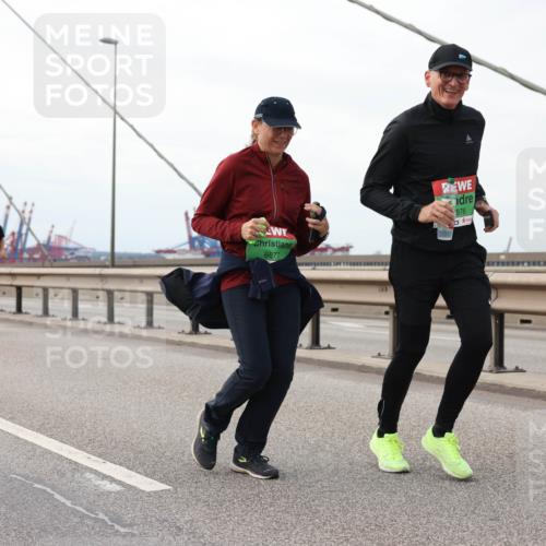 03.10.2025 - Köhlbrandbrückenlauf Lena Gebhardt http://msf.ph/oto/9130238 03.10.2025 16:05:33 Position 2 876, 8877 meine-sportfotos.de