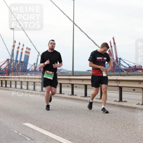03.10.2025 - Köhlbrandbrückenlauf Lena Gebhardt http://msf.ph/oto/9130244 03.10.2025 16:05:36 Position 2 8432 meine-sportfotos.de