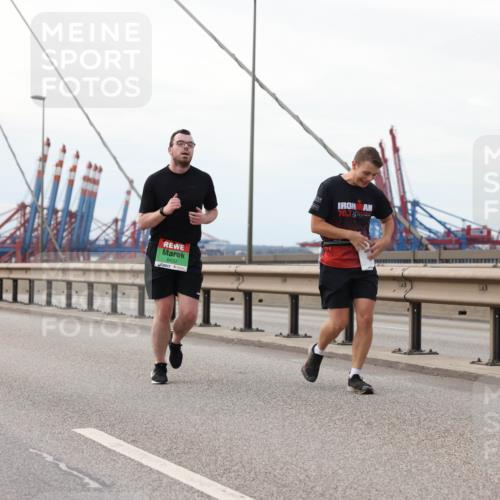 03.10.2025 - Köhlbrandbrückenlauf Lena Gebhardt http://msf.ph/oto/9130248 03.10.2025 16:05:36 Position 2 8432, 70, 3 meine-sportfotos.de