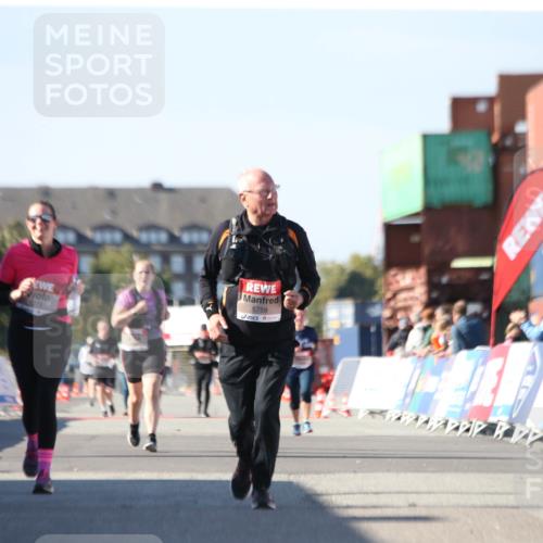 03.10.2025 - Köhlbrandbrückenlauf Jannik Wohlers http://msf.ph/oto/9130249 03.10.2025 13:46:43 Ziel 5759 meine-sportfotos.de