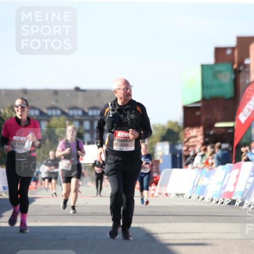 03.10.2025 - Köhlbrandbrückenlauf Jannik Wohlers http://msf.ph/oto/9130250 03.10.2025 13:46:43 Ziel 5759 meine-sportfotos.de