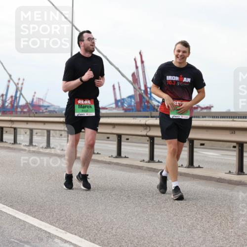 03.10.2025 - Köhlbrandbrückenlauf Lena Gebhardt http://msf.ph/oto/9130252 03.10.2025 16:05:37 Position 2 70, 3, 8432 meine-sportfotos.de
