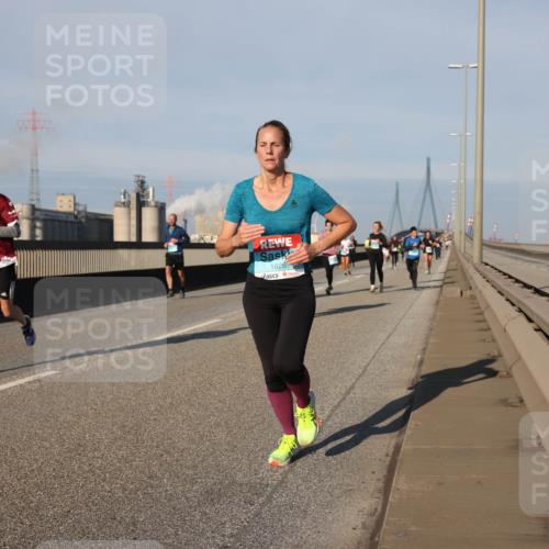 03.10.2025 - Köhlbrandbrückenlauf Lena Gebhardt http://msf.ph/oto/9130254 03.10.2025 09:49:24 Position 2 12, 1626 meine-sportfotos.de