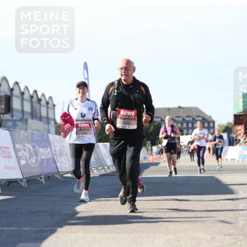 03.10.2025 - Köhlbrandbrückenlauf Jannik Wohlers http://msf.ph/oto/9130268 03.10.2025 13:46:47 Ziel 5275, 5388, 5759 meine-sportfotos.de