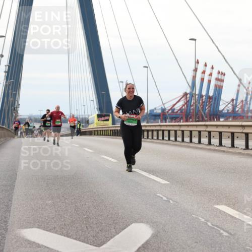 03.10.2025 - Köhlbrandbrückenlauf Lena Gebhardt http://msf.ph/oto/9130283 03.10.2025 16:05:44 Position 2  meine-sportfotos.de