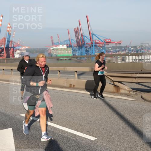 03.10.2025 - Köhlbrandbrückenlauf Yannick Fuchs http://msf.ph/oto/9130290 03.10.2025 09:02:38 Position 2  meine-sportfotos.de