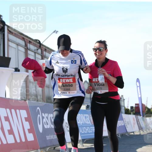 03.10.2025 - Köhlbrandbrückenlauf Jannik Wohlers http://msf.ph/oto/9130295 03.10.2025 13:46:50 Ziel 5275, 5295, 5372, 5388, 5759 meine-sportfotos.de