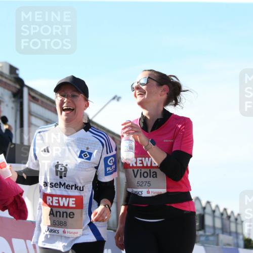03.10.2025 - Köhlbrandbrückenlauf Jannik Wohlers http://msf.ph/oto/9130303 03.10.2025 13:46:51 Ziel 5275, 5295, 5372, 5388, 5759 meine-sportfotos.de