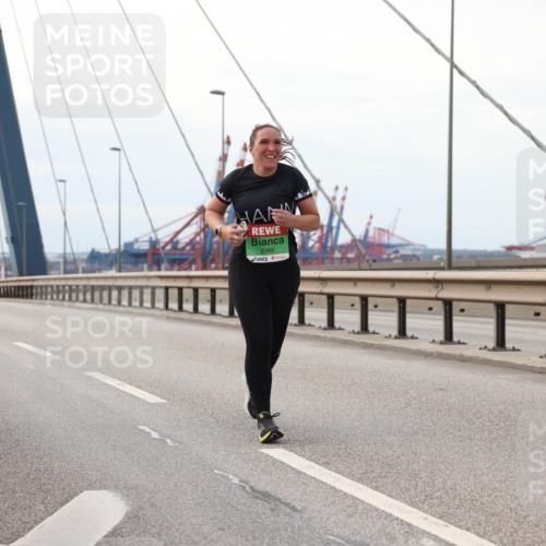 03.10.2025 - Köhlbrandbrückenlauf Lena Gebhardt http://msf.ph/oto/9130304 03.10.2025 16:05:46 Position 2 8366 meine-sportfotos.de