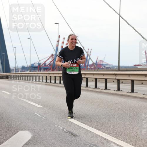 03.10.2025 - Köhlbrandbrückenlauf Lena Gebhardt http://msf.ph/oto/9130312 03.10.2025 16:05:46 Position 2 8366 meine-sportfotos.de