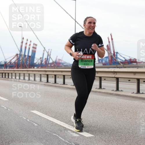 03.10.2025 - Köhlbrandbrückenlauf Lena Gebhardt http://msf.ph/oto/9130316 03.10.2025 16:05:47 Position 2 8366 meine-sportfotos.de