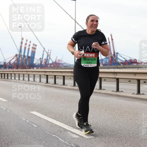 03.10.2025 - Köhlbrandbrückenlauf Lena Gebhardt http://msf.ph/oto/9130319 03.10.2025 16:05:47 Position 2 8366 meine-sportfotos.de