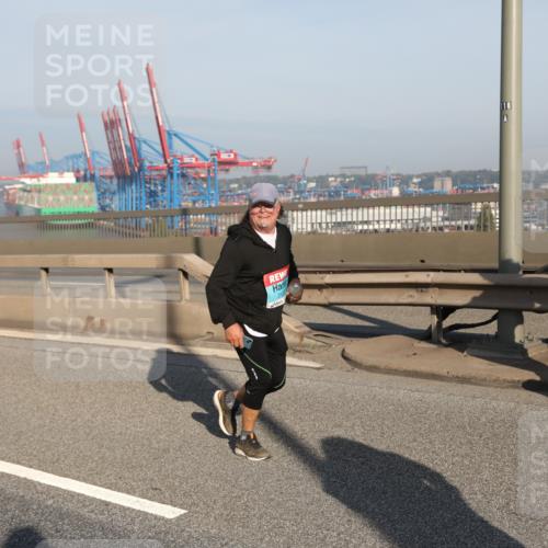 03.10.2025 - Köhlbrandbrückenlauf Yannick Fuchs http://msf.ph/oto/9130338 03.10.2025 09:02:40 Position 2 118, 243 meine-sportfotos.de
