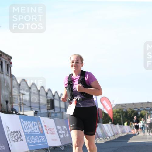 03.10.2025 - Köhlbrandbrückenlauf Jannik Wohlers http://msf.ph/oto/9130341 03.10.2025 13:46:55 Ziel 5275, 5295, 5372, 5388, 5759, 6558 meine-sportfotos.de