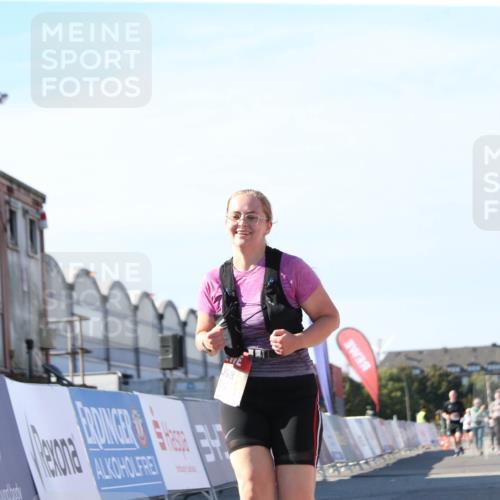 03.10.2025 - Köhlbrandbrückenlauf Jannik Wohlers http://msf.ph/oto/9130344 03.10.2025 13:46:55 Ziel 5275, 5295, 5372, 5388, 5759, 6558 meine-sportfotos.de