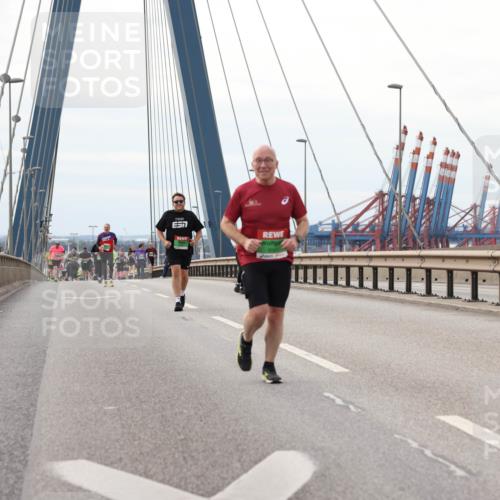 03.10.2025 - Köhlbrandbrückenlauf Lena Gebhardt http://msf.ph/oto/9130347 03.10.2025 16:05:51 Position 2  meine-sportfotos.de