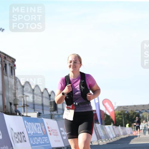 03.10.2025 - Köhlbrandbrückenlauf Jannik Wohlers http://msf.ph/oto/9130348 03.10.2025 13:46:55 Ziel 5275, 5295, 5372, 5388, 5759, 6558 meine-sportfotos.de