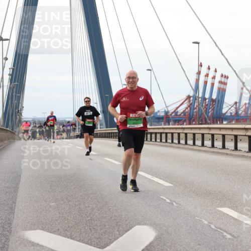 03.10.2025 - Köhlbrandbrückenlauf Lena Gebhardt http://msf.ph/oto/9130351 03.10.2025 16:05:51 Position 2 7, 8561 meine-sportfotos.de